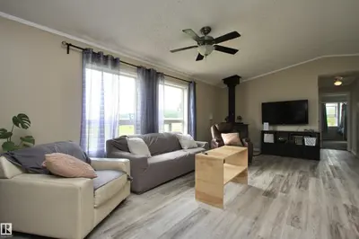 Interior photo 3 of 27418 TWP ROAD 552