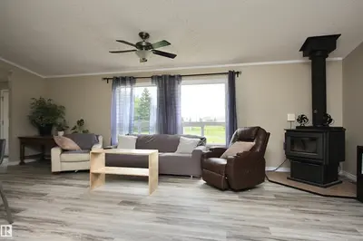 Interior photo 2 of 27418 TWP ROAD 552