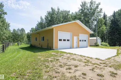 Interior photo 4 of 60520 Rge Rd 62A