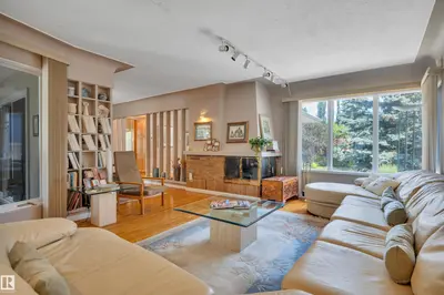 Interior photo 2 of 11807 91 AV NW