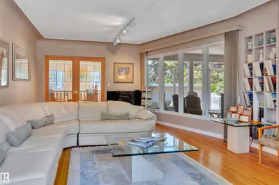 Interior photo 3 of 11807 91 AV NW
