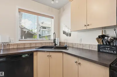 Interior photo 3 of 12028 18 AV SW