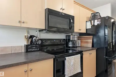 Interior photo 2 of 12028 18 AV SW