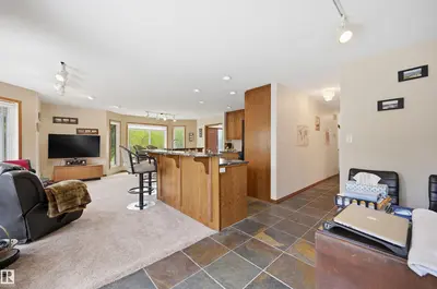 Interior photo 4 of 777 BUTTERWORTH DR NW