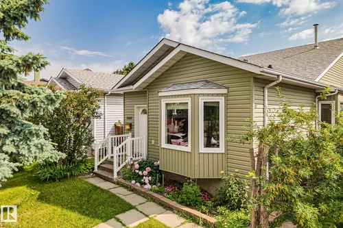 2409 47 ST NW, Edmonton - $415,000