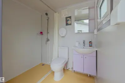 Interior photo 4 of 39 59316 Rge Rd 54