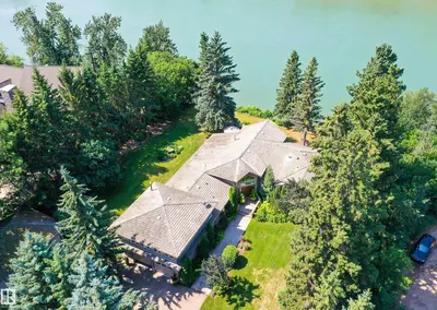 Interior photo 1 of 15625 WHITEMUD RD NW
