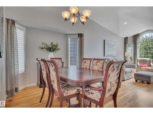 117 HOLLICK-KENYON WY NW, Edmonton - $485,000