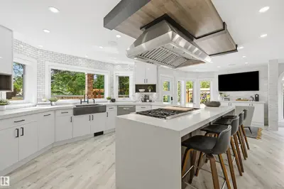 Interior photo 2 of 439 ROONEY CR NW