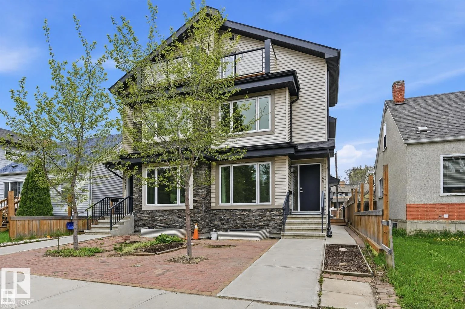 11146 78 AV NW, Edmonton - 5 bedroom Duplex for sale