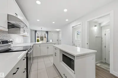 Interior photo 4 of 11146 78 AV NW