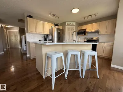 Interior photo 4 of 1820 ROBERTSON CR SW