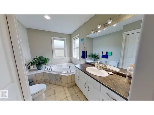 928 THOMPSON PL NW, Edmonton - $790,000