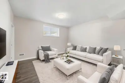 Interior photo 4 of 3528 CLAXTON CR SW