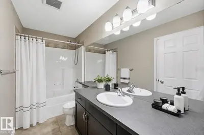 Interior photo 3 of 3528 CLAXTON CR SW