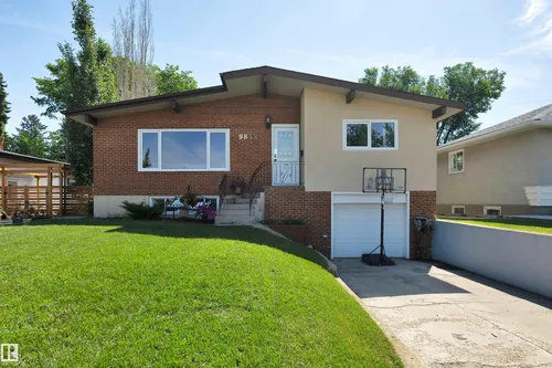 9835 74 ST NW, Edmonton - $480,000