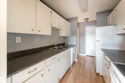 Interior photo 3 of #2 10737 116 ST NW