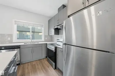 Interior photo 4 of #54 804 WELSH DR SW