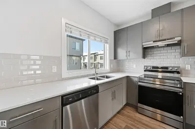 Interior photo 2 of #54 804 WELSH DR SW