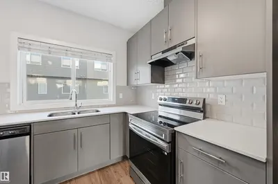 Interior photo 3 of #54 804 WELSH DR SW