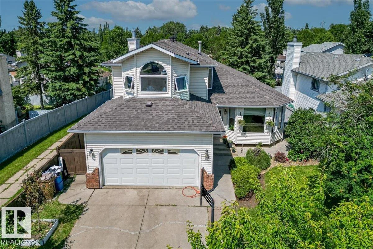 16 HARROLD PL, St. Albert - 6 bedroom Detached Single Family for sale