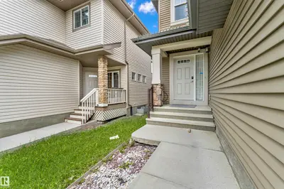 Interior photo 1 of 5432 20 AV SW