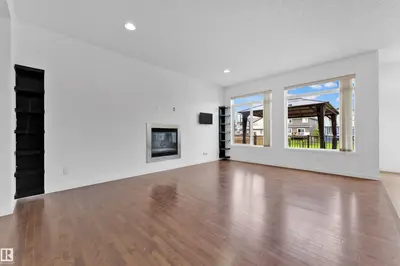 Interior photo 3 of 5432 20 AV SW
