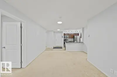 Interior photo 4 of 