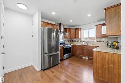 Interior photo 3 of 2803 12 ST NW