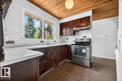 Interior photo 4 of 7419 15 AV NW