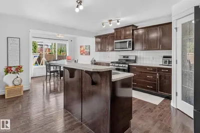 Interior photo 2 of 1115 61 ST SW