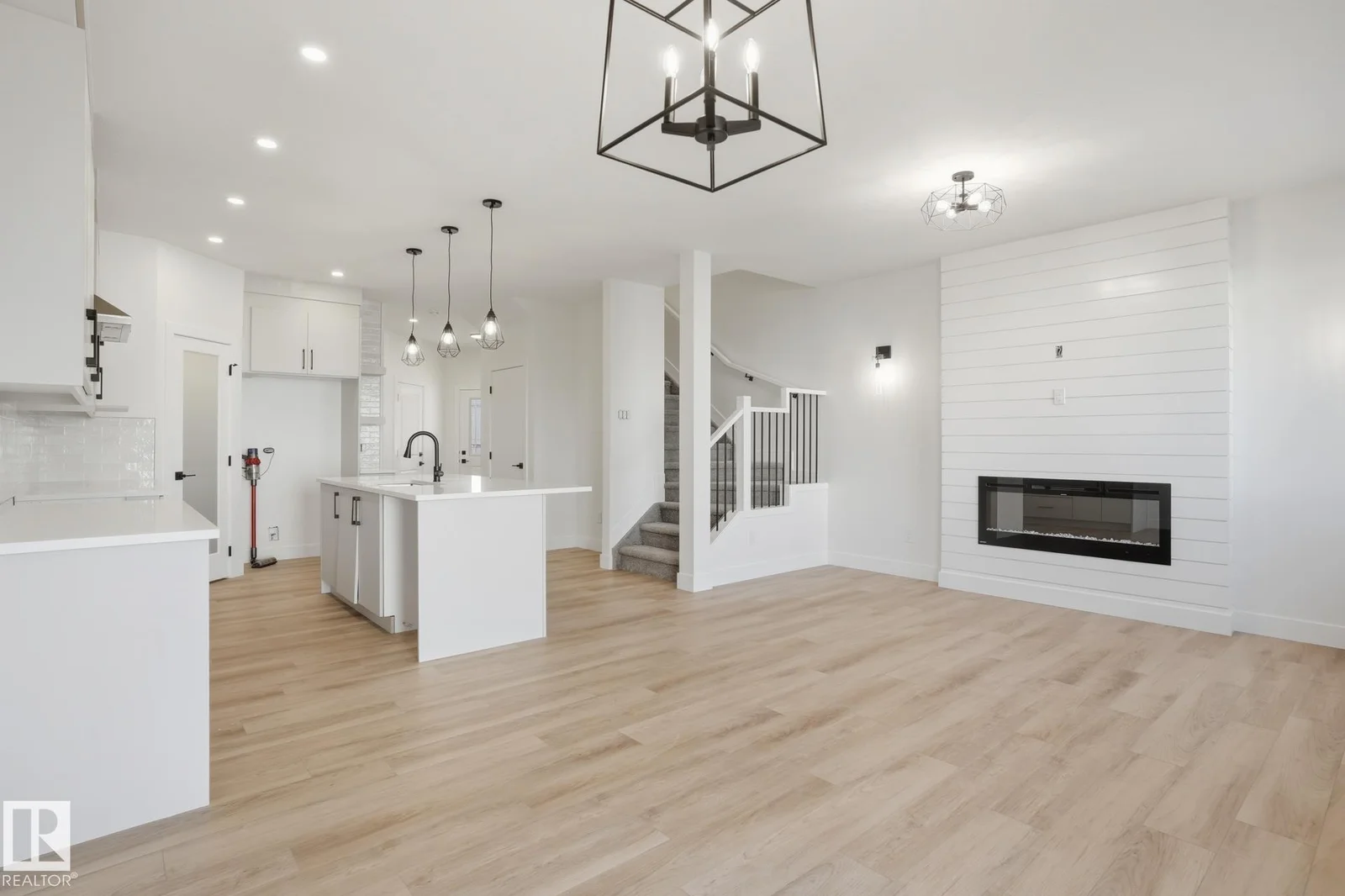 102 Spring LI, Spruce Grove - 3 bedroom Duplex for sale