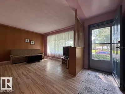 Interior photo 3 of 9908 96A Avenue