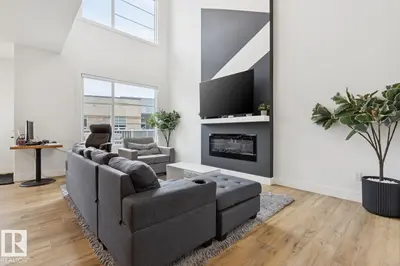 Interior photo 1 of 211 KETTYL CO