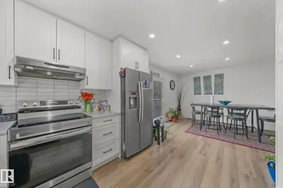 Interior photo 2 of 4119 18 AV NW