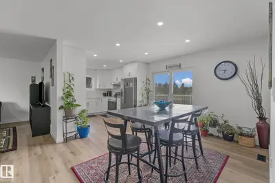 Interior photo 3 of 4119 18 AV NW