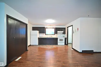 Interior photo 3 of 4715 49 AV