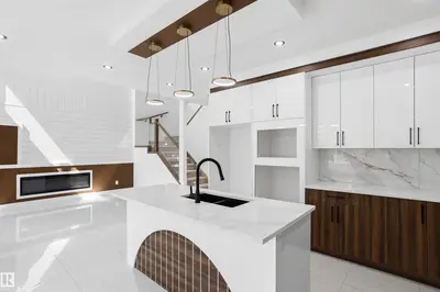 Interior photo 2 of 3235 5 AV SW