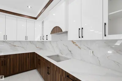 Interior photo 3 of 3235 5 AV SW