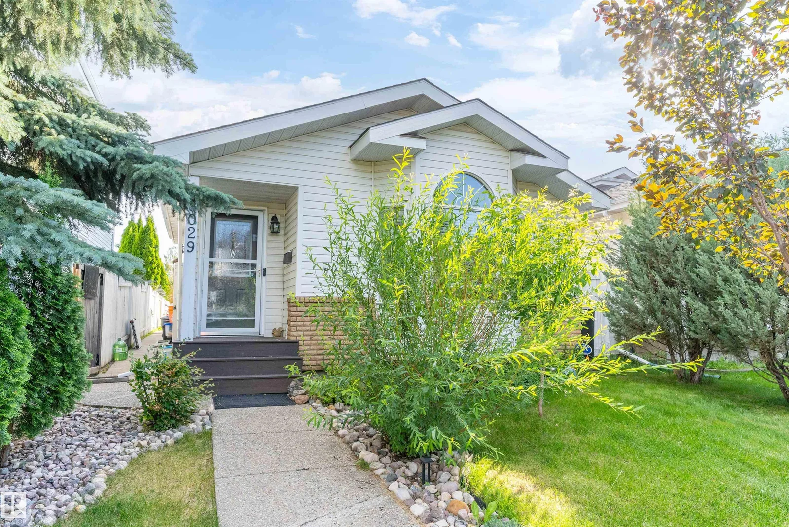 8029 17A AV NW, Edmonton - 4 bedroom Detached Single Family for sale