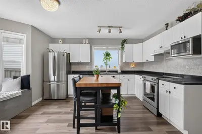 Interior photo 2 of 833 MCALLISTER CR SW