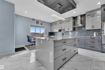 Interior photo 3 of 2011 18 AV NW