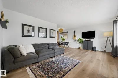Interior photo 4 of 5707 95 AV NW