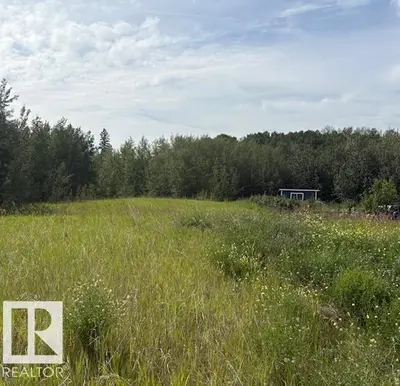 Interior photo 2 of #2 1118 TWP RD 534