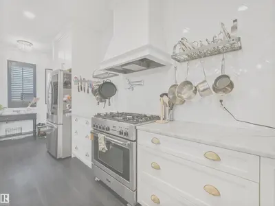 Interior photo 3 of 6420 106 ST NW