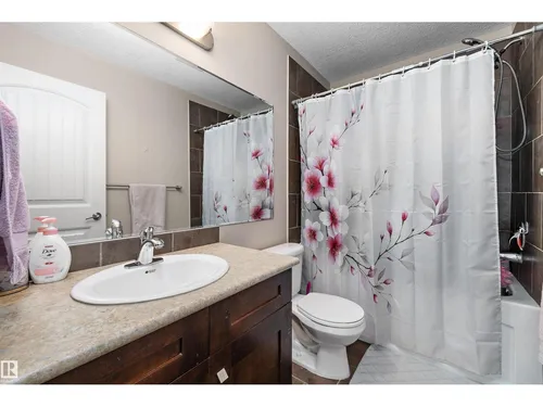 11604 175 AV NW, Edmonton - $574,900