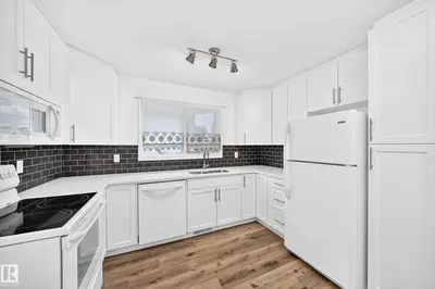Interior photo 3 of 4211 135 AV NW