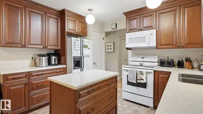 Interior photo 2 of 4515 41A AV