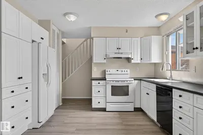 Interior photo 2 of 
