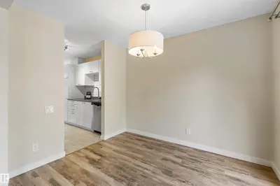 Interior photo 2 of 33 GRANDIN VG